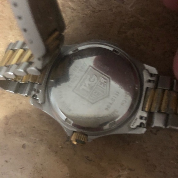 Beautiful set of two woman’s Tag watches. - Picture 5 of 8